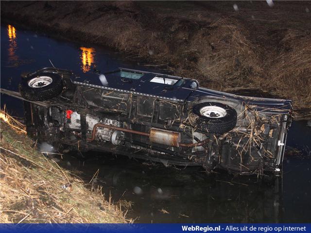 2009/308/autoschietvana5deslootinhoofddorp[1].jpg